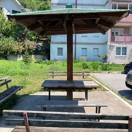 Aleksandar 2 Apartman *